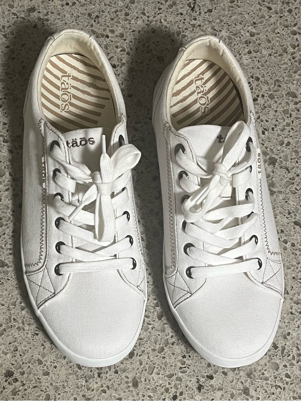 Taos Star Classic Women's Cream-White Lace-Up Sneakers size 11 EUC - Picture 6 of 10